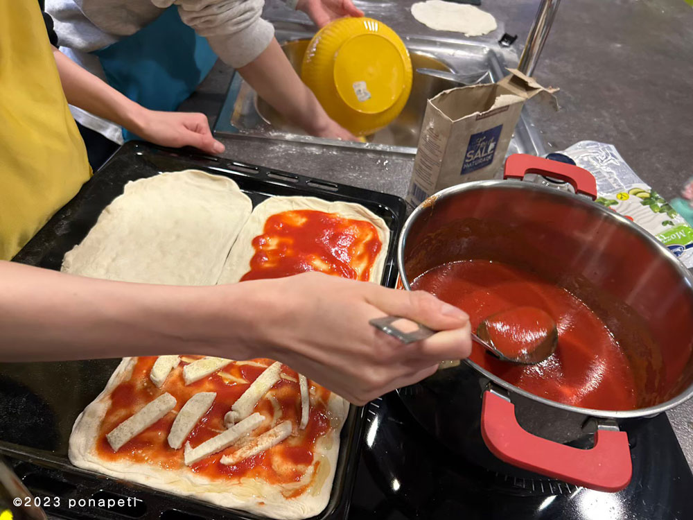 The RomeHello making pizza