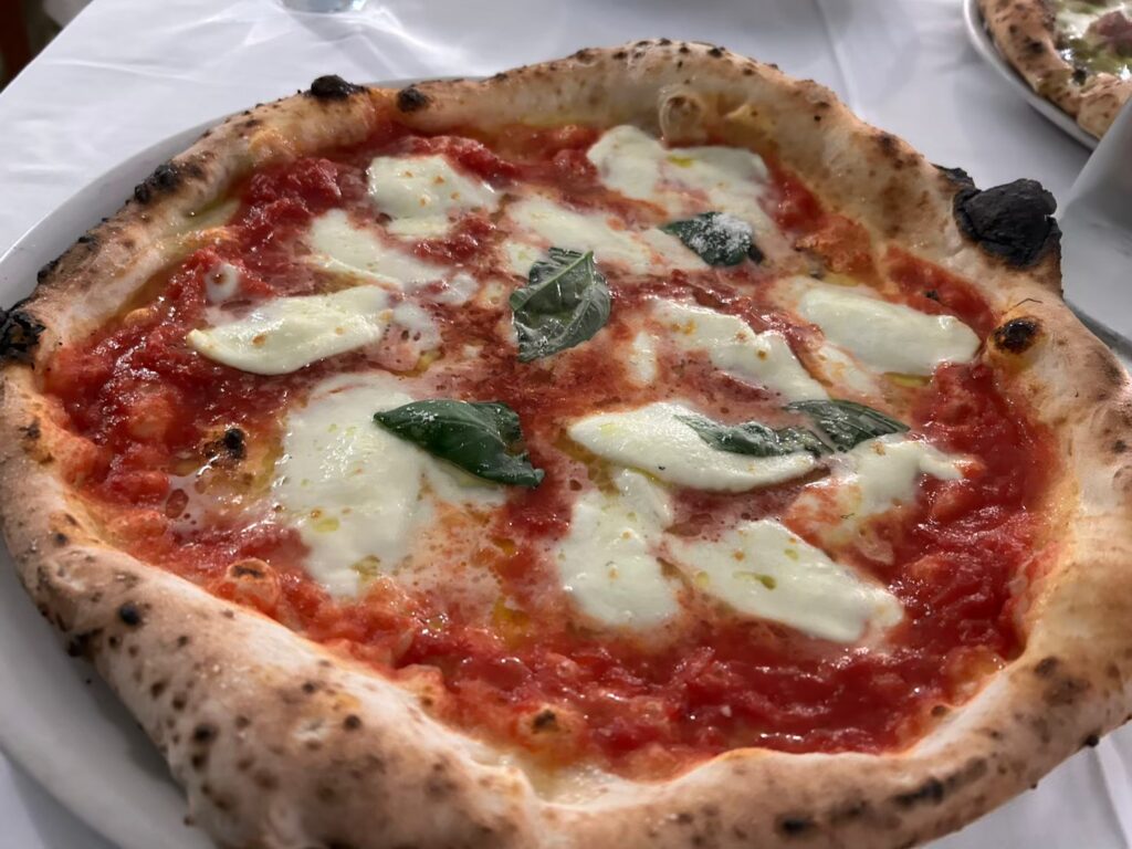 アンティカ・ピッツェリア・ポルタルバのピッツァ　マルゲリータ