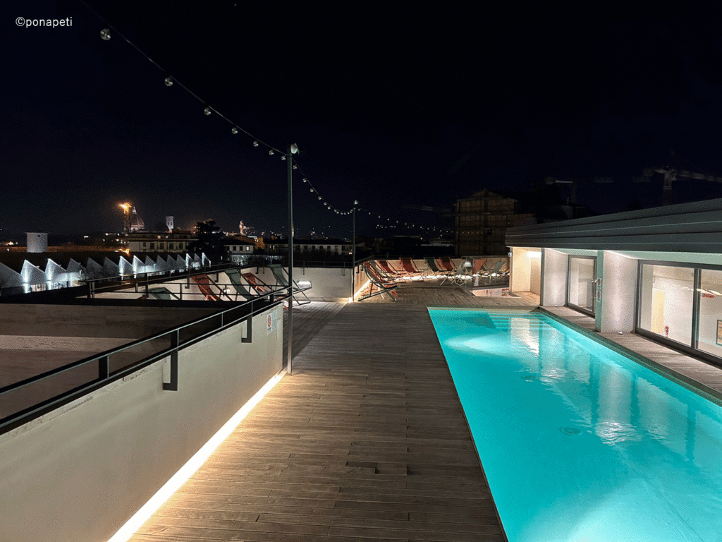 イエロー・スクエア・フローレンスの屋上